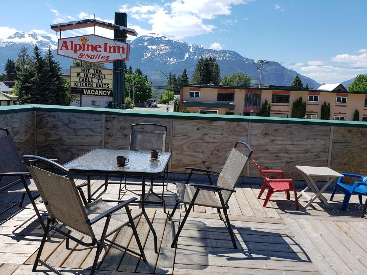 Alpine Inn & Suites Revelstoke Exterior foto